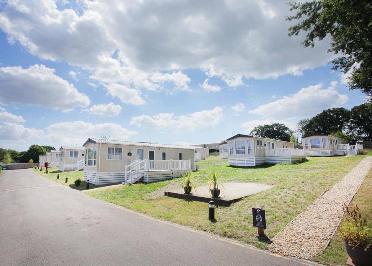 Mercury Yacht Harbour And Holiday Park Lower Swanwick ภายนอก รูปภาพ