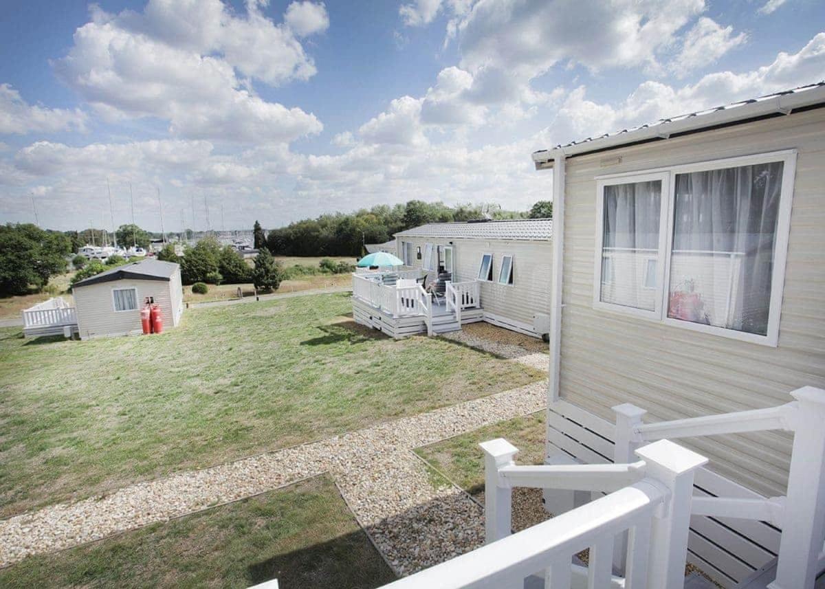 Mercury Yacht Harbour And Holiday Park Lower Swanwick ภายนอก รูปภาพ