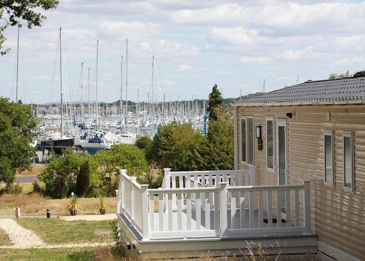 Mercury Yacht Harbour And Holiday Park Lower Swanwick ภายนอก รูปภาพ