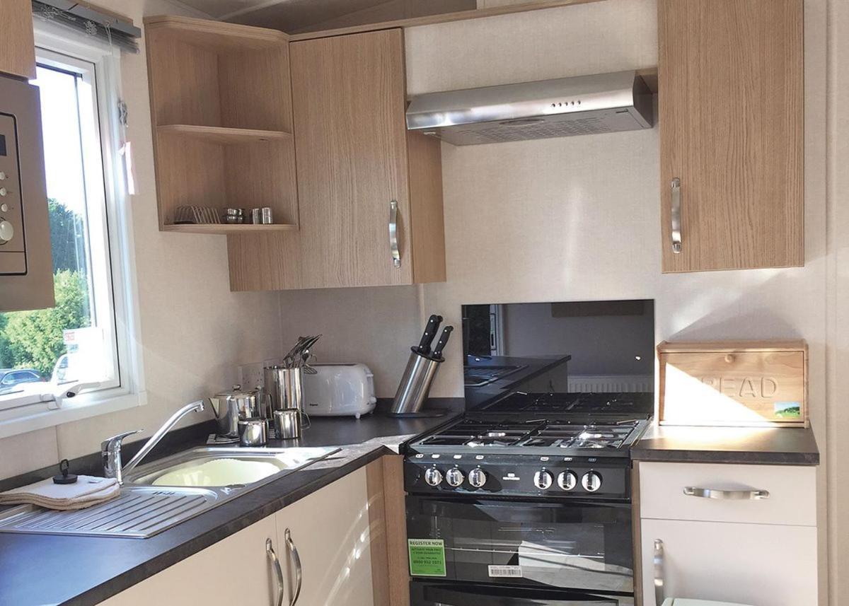Mercury Yacht Harbour And Holiday Park Lower Swanwick ภายนอก รูปภาพ