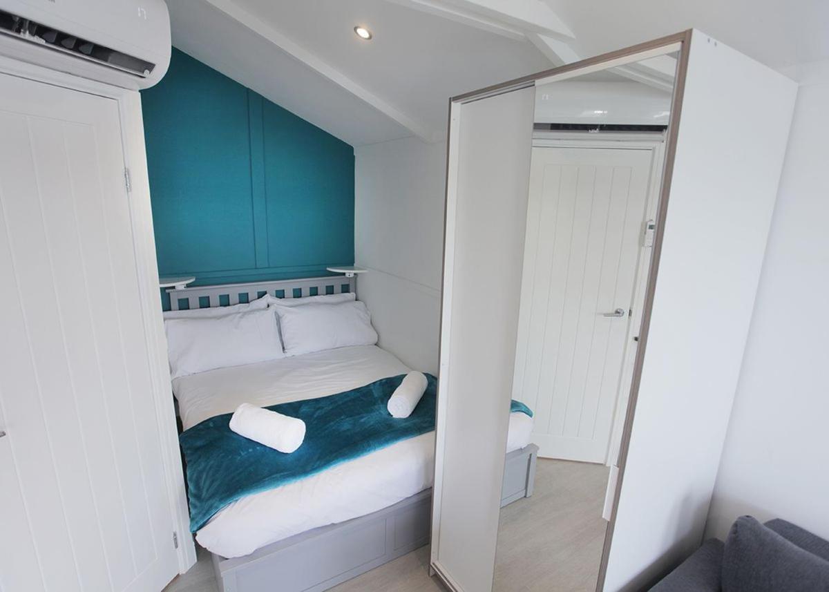 Mercury Yacht Harbour And Holiday Park Lower Swanwick ภายนอก รูปภาพ