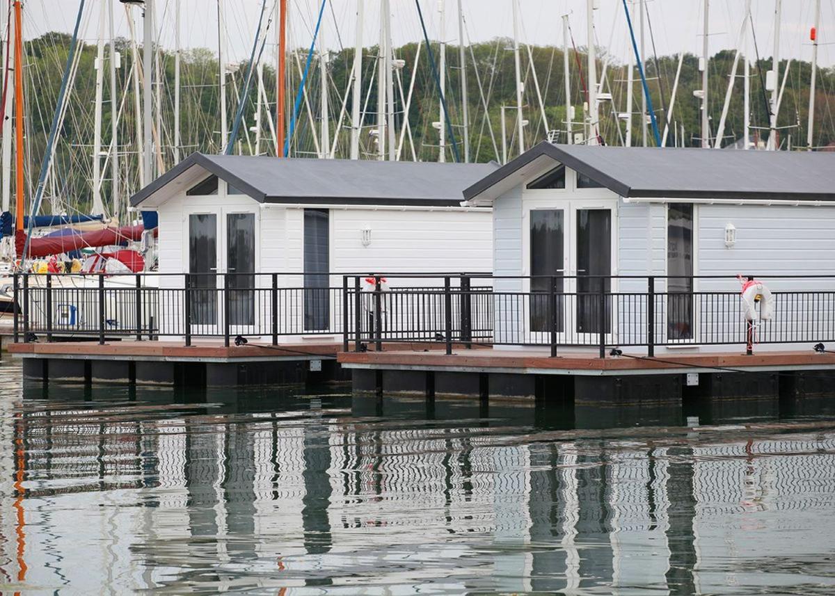 Mercury Yacht Harbour And Holiday Park Lower Swanwick ภายนอก รูปภาพ